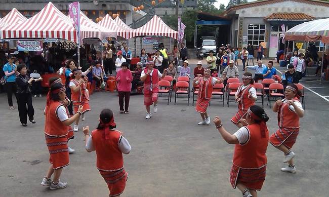 2014舞蹈班在獅潭鄉演出