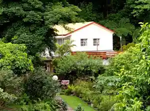 山居蘭園占地寬廣，視野佳，山林外的度假屋。