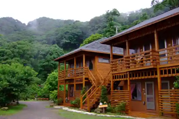 兩人房與四人房木屋