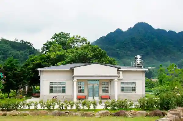 徜徉山水間的包棟民宿