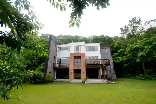 躲貓貓包棟外觀