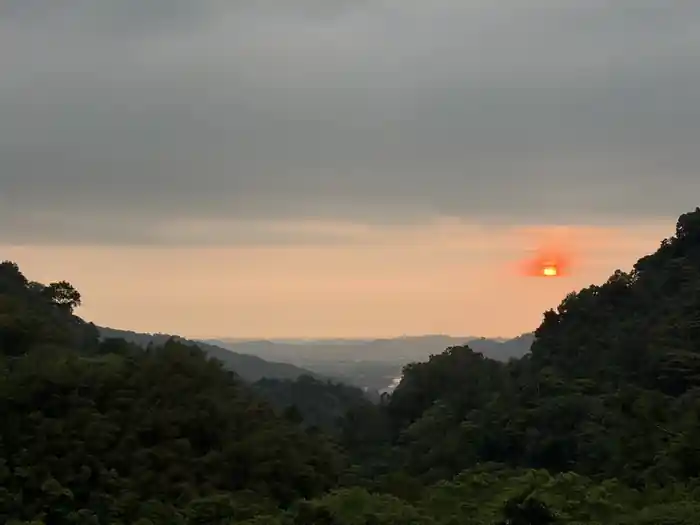 山野易居黄昏美景